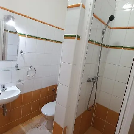 招待所 Stefanie Vinné