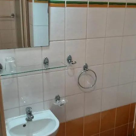 招待所 Stefanie Vinné