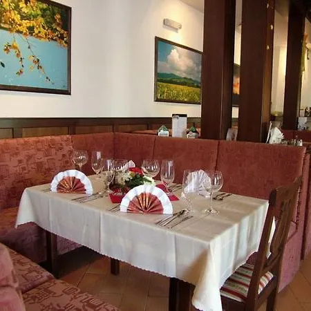 招待所 Stefanie Vinné